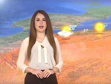 مذيعة النشرة الجوية الجزائرية تخطف الأنظار بجمال نادر .. فيديو