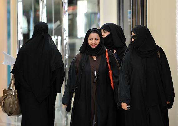 سعوديتان منعتا من خوض الانتخابات البلدية ترفعان دعوى قضائية ضد السلطات