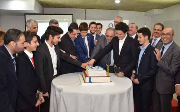 رعى وجامعة «AUL» تكريم مُبدعين من لبنان
الحاج حسن : الودائع 180 مليار دولار مُودعة في المصارف
بدل إدخالها في الصناعة والزراعة