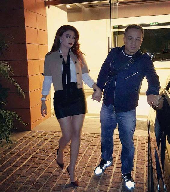 هيفاء وهبي تعود للعشرين مع تنورة الجلد القصيرة