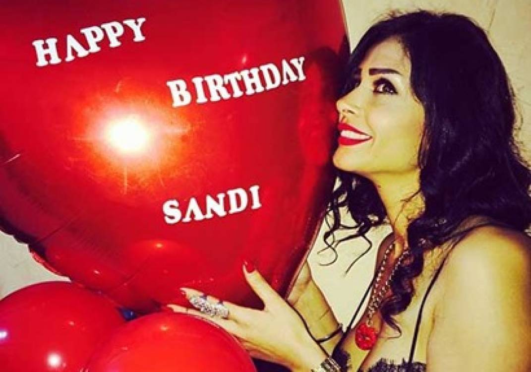 فنانة تونسية: أنا ومامي وخالتي بنلبس “بكيني” عادي “فيديو”