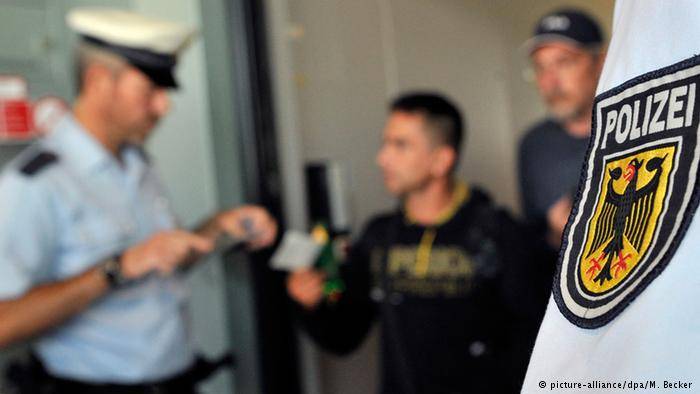 الاتحاد الأوروبي يسعى لطرح تشكيل قوة أوروبية لحراسة الحدود