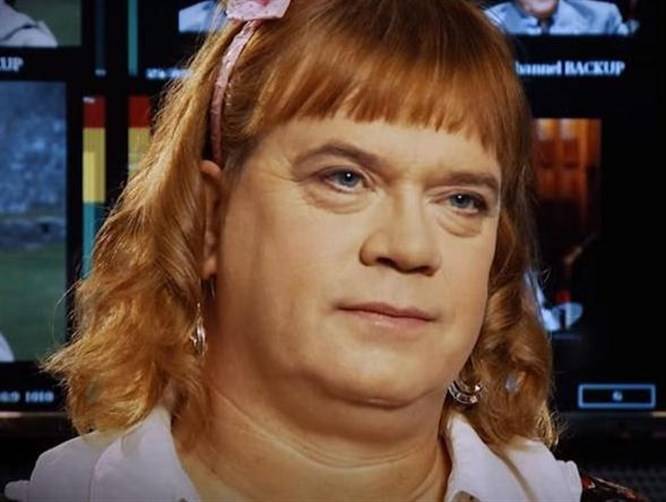 بالصور: فضيحة رجل ترك منزله ليتحول الى؟