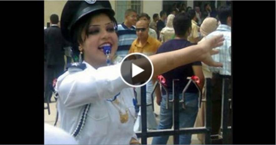 شاهد شرطيات بإطلالة جريئة ومثيرة !