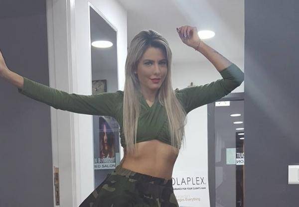 بالصورة: إبن جويل حاتم إلى أحضانها من جديد !