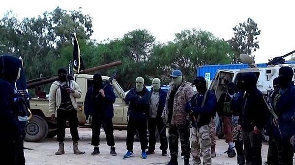 “قذاف الدم” يكشف كيف استولى “داعش” بليبيا على “غاز السارين” القاتل