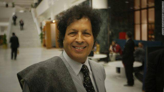 احمد قذاف الدم يكشف مصدر الكيماوي الذي قصفت به الغوطة الشرقية بدمشق