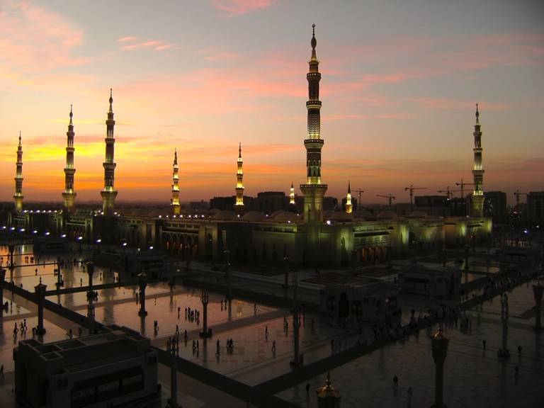 سقط من الطابق السابع.. ونجا!