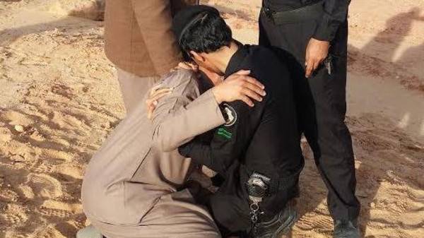 ما قصة هذه الصورة التي أشعلت "تويتر"؟