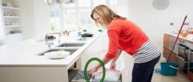 لن تصدقوا ماذا تفعل ملعقة Baking Powder واحدة بسلّة المهملات.. جرّبوا بأنفسكم!!