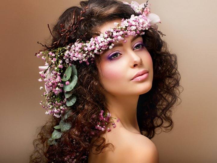 ماذا تكشف ماغي فرح عن توقعات 2016؟