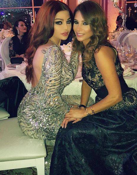 صورة هيفاء وهبي مع أختها في زفاف خاص تشعل مواقع التواصل