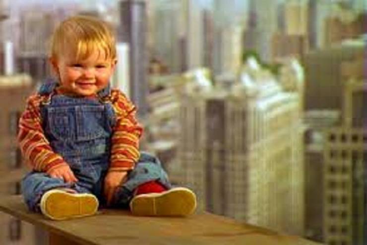 بالصور- لن تصدق كيف أصبح شكل الطفل‬ بطل فيلم Baby's Day out ؟!