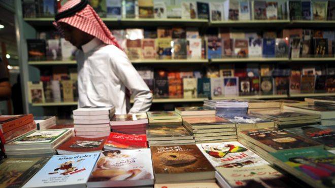سعودي وصف زملاءه بالـ"جبناء"، واتهم بلاده بالعنصرية..ما كان جزاؤه؟