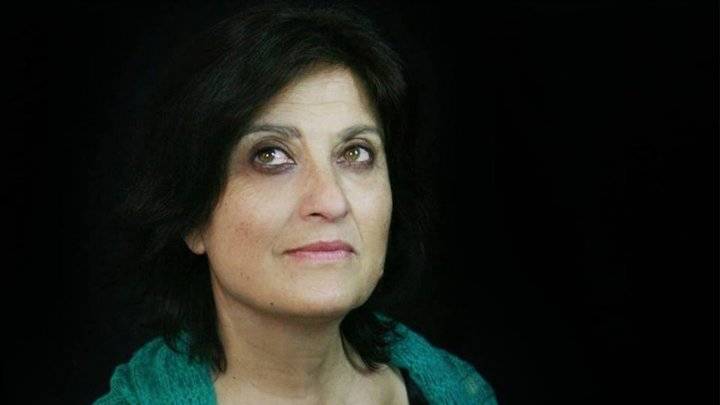 يولاّ خليفة تغني في معهد العالم العربي لأول مرة برفقة نجليها رامي وبشار