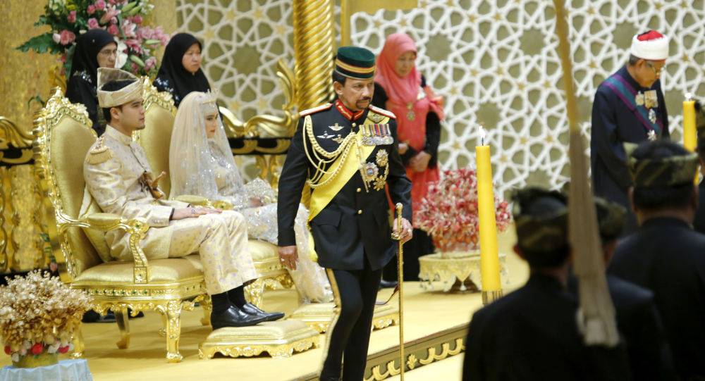 سلطان بروناي يعاقب كل من يحتفل بعيد ميلاد المسيح