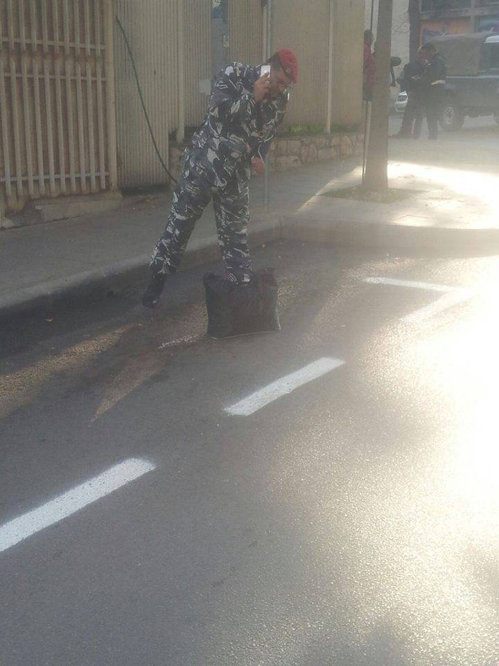 حقيبة جونيه خاليه من أي مواد متفجرة!