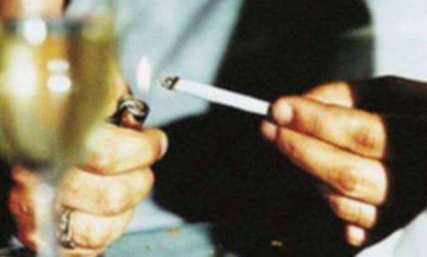 بالتفاصيل وبشهادات الطلبة ... هكذا تنتشر الماريجوانا والحشيشة في الجامعات اللبنانية !