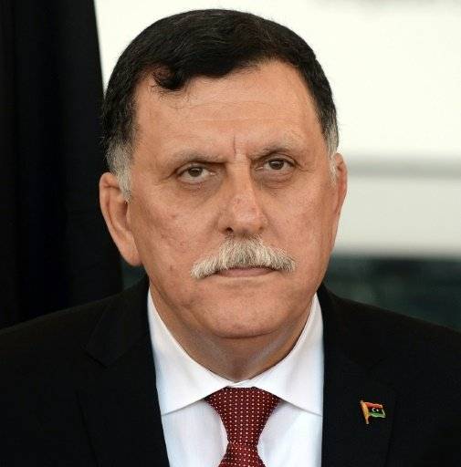 اتصال هاتفي بين فابيوس ورئيس الوزراء الليبي الجديد