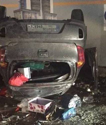 بالصور.. تعرض الاب مجدي لحادث سير مروع في ضبية