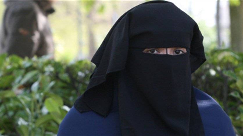 السجن 18 شهراً والسبب... الحجاب