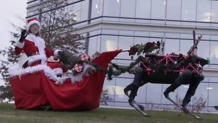 بالفيديو: طريقة نوعية ومميزة لجر "بابا نويل"...