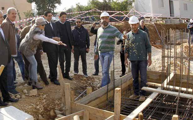 ستريدا جعجع اطلعت على بناء
بيت الطالب الجامعي