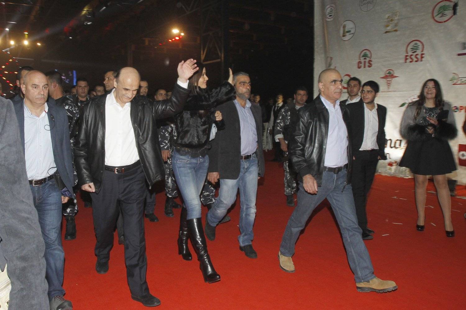 بالفيديو والصور: هكذا فاجأ الدكتور جعجع الشباب في الفوروم مساءً...