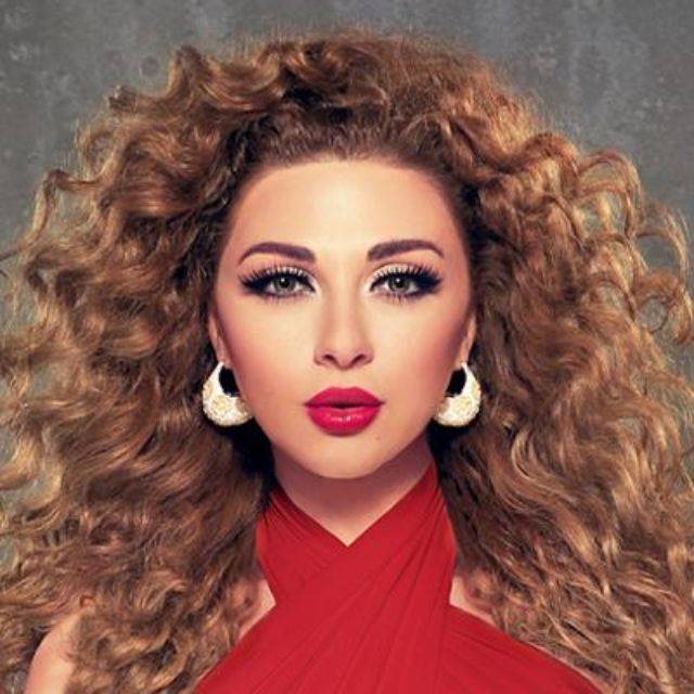 بالصور- كيف أصبح شكل ميريام فارس في الشهر الثامن من الحمل؟