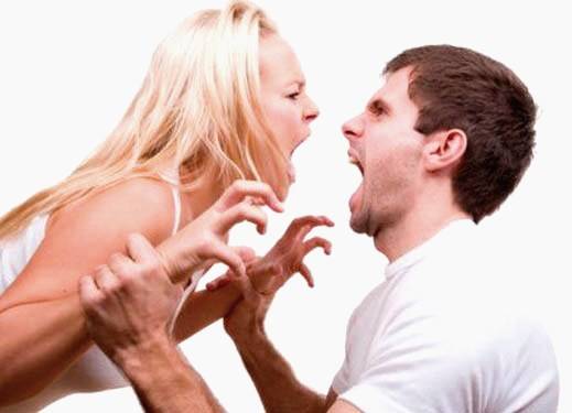 انتحل صفة رجل أمن للاعتداء عليها...شاهد ماذا وقع له