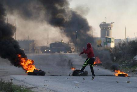 الشرطة الإسرائيلية تقتل فلسطينية حاولت دهس جنود