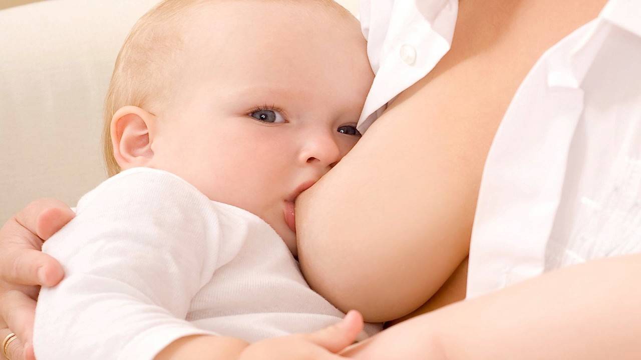 ترهل الثديين بعد الولادة.. كيف يمكن تفاديه؟