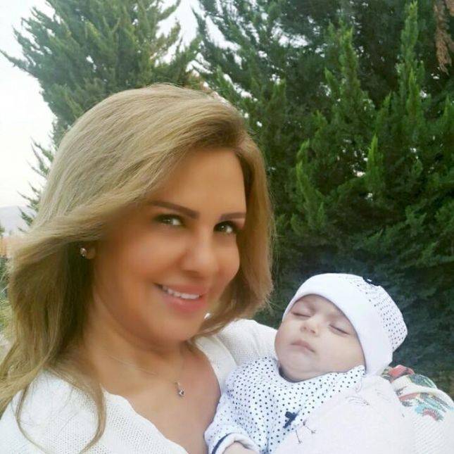 بالصور- تعرفوا على حفيدة الفنانة سلمى المصري