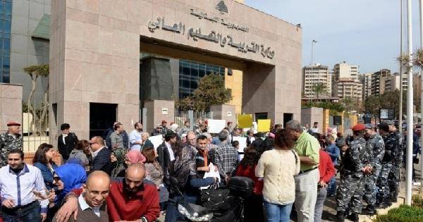 المتعاقدون الثانويون يرفعون الصوت
