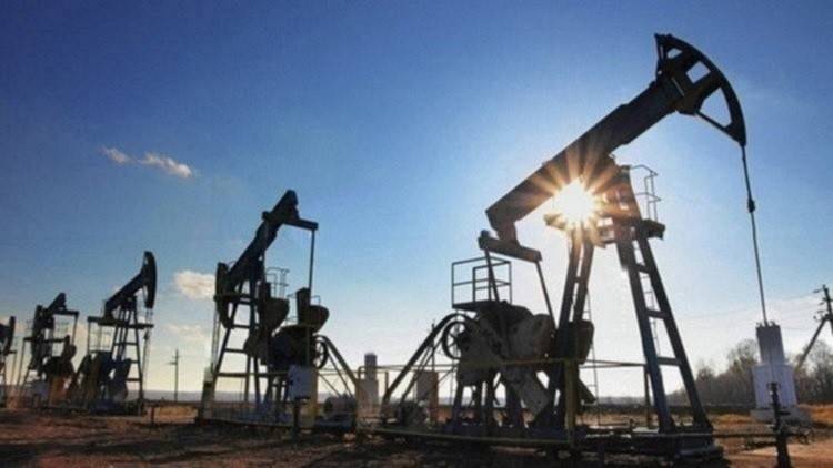 أسعار النفط تهبط بعد عطلة عيد الميلاد