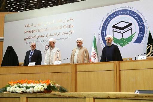 روحاني يحض الدول الاسلامية على "تصحيح صورة الاسلام"