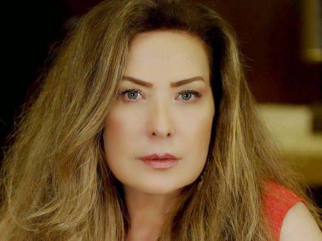 رغده: الشيخة موزة تاج رأس أحلام وأصالة ناكرة للجميل وأحمد زكي طلب الزواج بي!