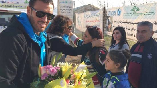 كاظم الساهر يحوّل رسالة مؤثّرة كتبتها طفلة سوريّة إلى أغنيّة