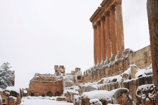 فلاديمير سيزور لبنان والمنطقة مع الثلج على راس السنة