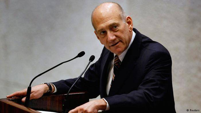 محكمة اسرائيلية تثبت الحكم بعام ونصف من السجن على رئيس الوزراء السابق ايهود أولمرت بتهم فساد