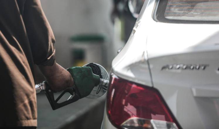 الحكومة السعودية ترفع أسعار الوقود  وسط التراجع الكبير في ايراداتها