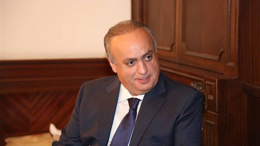 وهاب: " الحمد لله يدنا نظيفة  وليست مجبولة بالنفايات!"