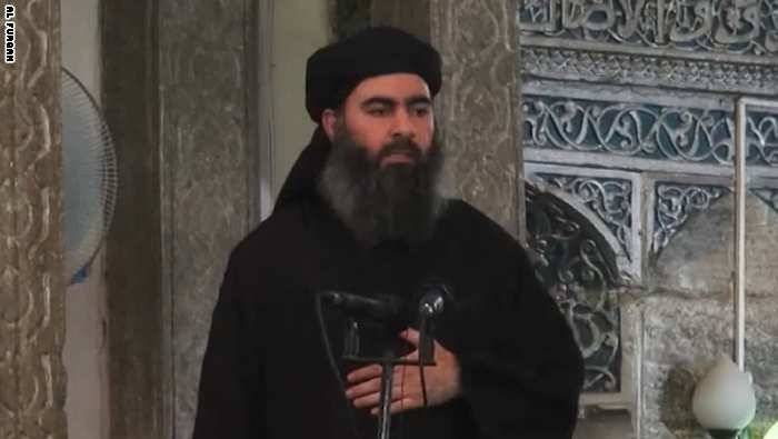 مسلمون يسخرون من نداء "أمير المؤمنين"… "زوجتي تنتظرني" و"مشغولة بقراءة القرآن"