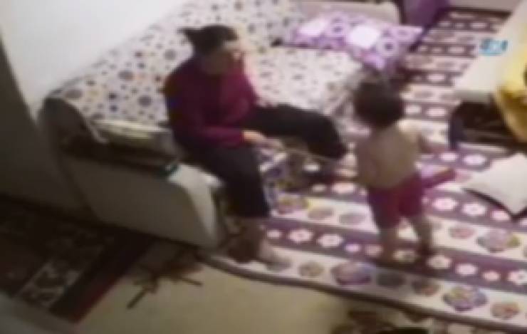 فيديو- طفلان يتعرضان لتعذيب وحشي على يد زوجة أبيهم !!