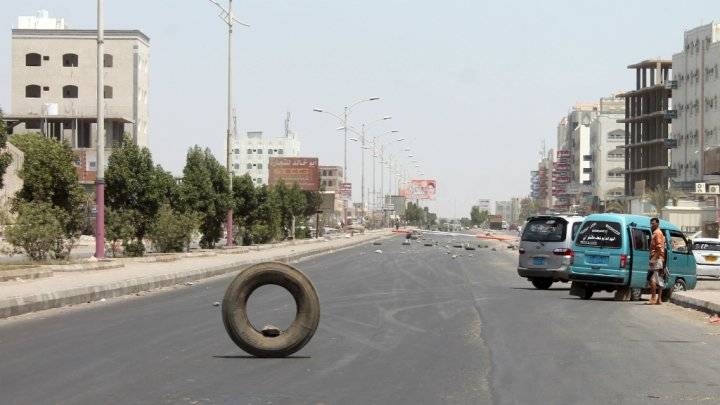 مسلحون يغلقون كليات في جنوب اليمن بسبب "الاختلاط" بين الجنسين