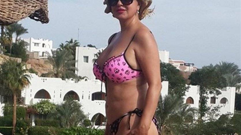 بالصور اكثر صور النجمات اثارة بالمايوه في 2015