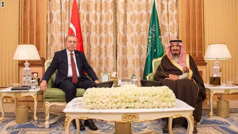 أردوغان يؤدي العمرة.. ورئيس الشؤون الدينية التركي يقابل خامنئي