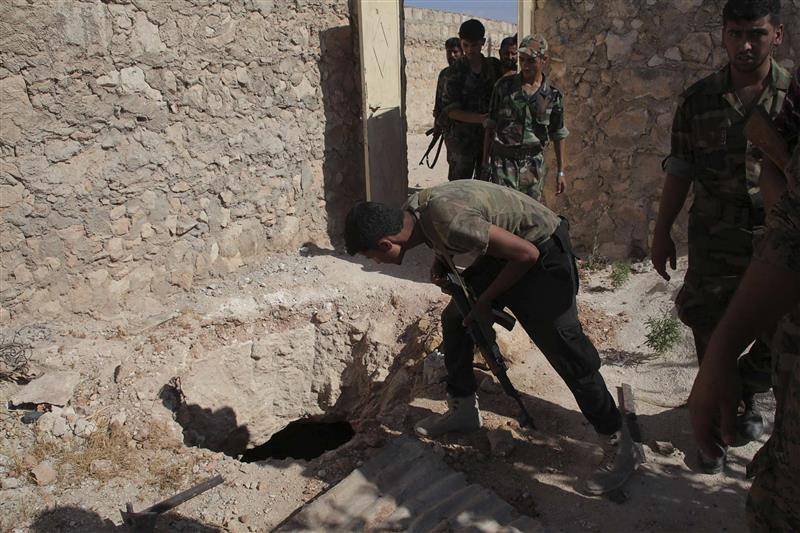 الجيش السوري يكتشف نفقاً بطول 3 كيلومتر في ريف حلب الشرقي