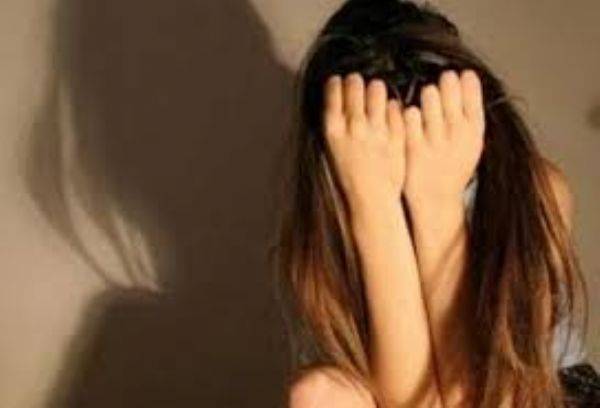 لن تصدقوا كيف استدرجت هذه المرأة الرجال لممارسة الرذيلة