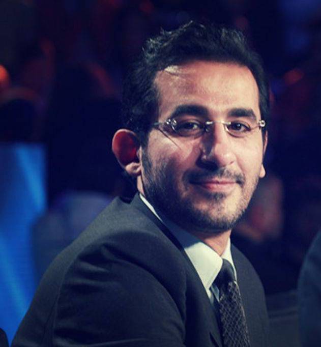 صور أحمد حلمي في أول ظهور بعد معاودة المرض له